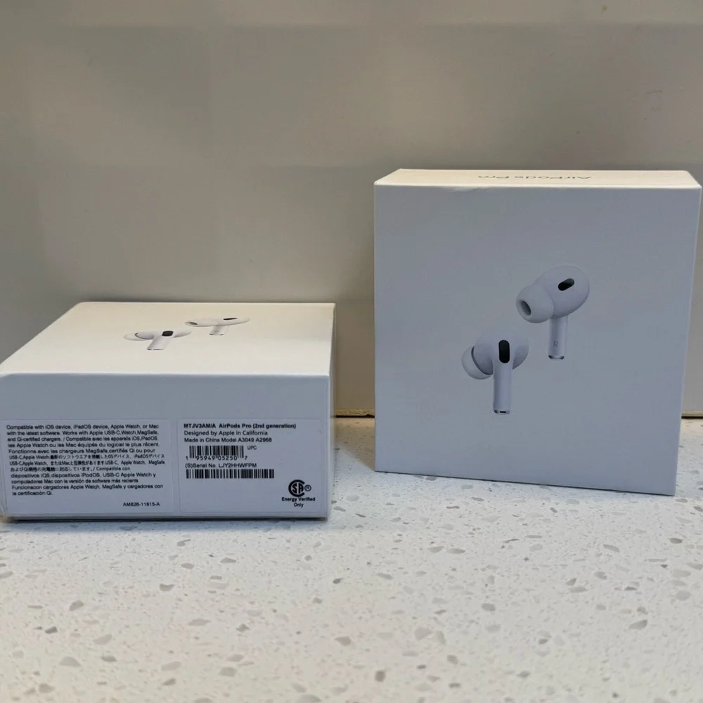 Apple AirPods Pro White Wireless Earbuds with Charging Case